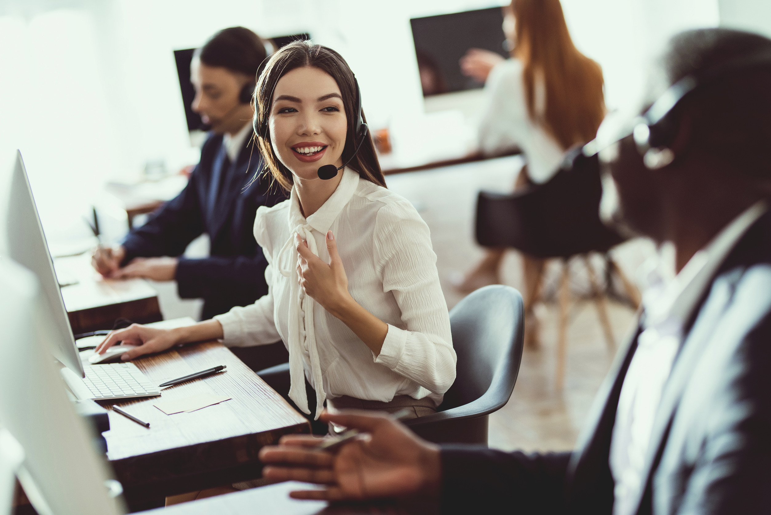 A women working help desk
